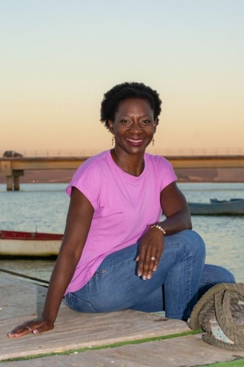 terapia emocional conil mujer tranquila naturaleza